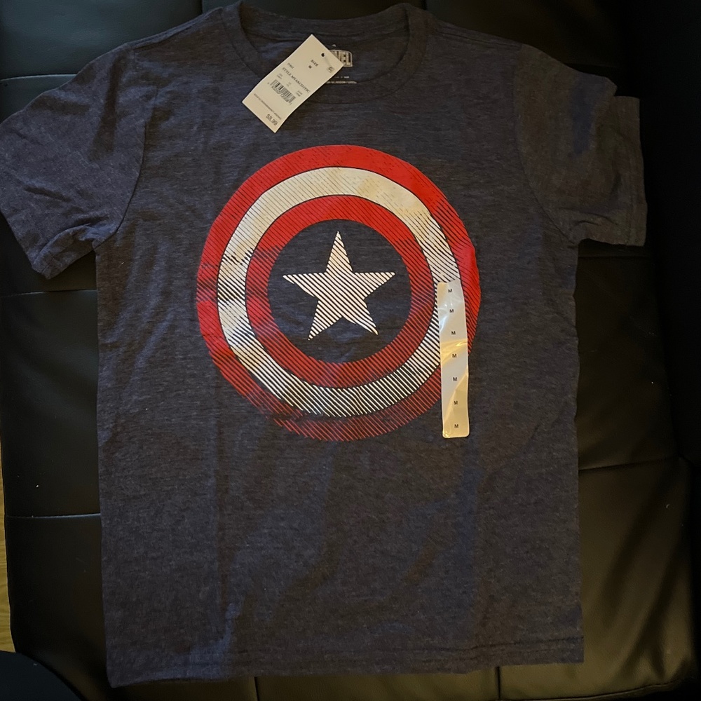 Marvel Captain America shirt M NWT